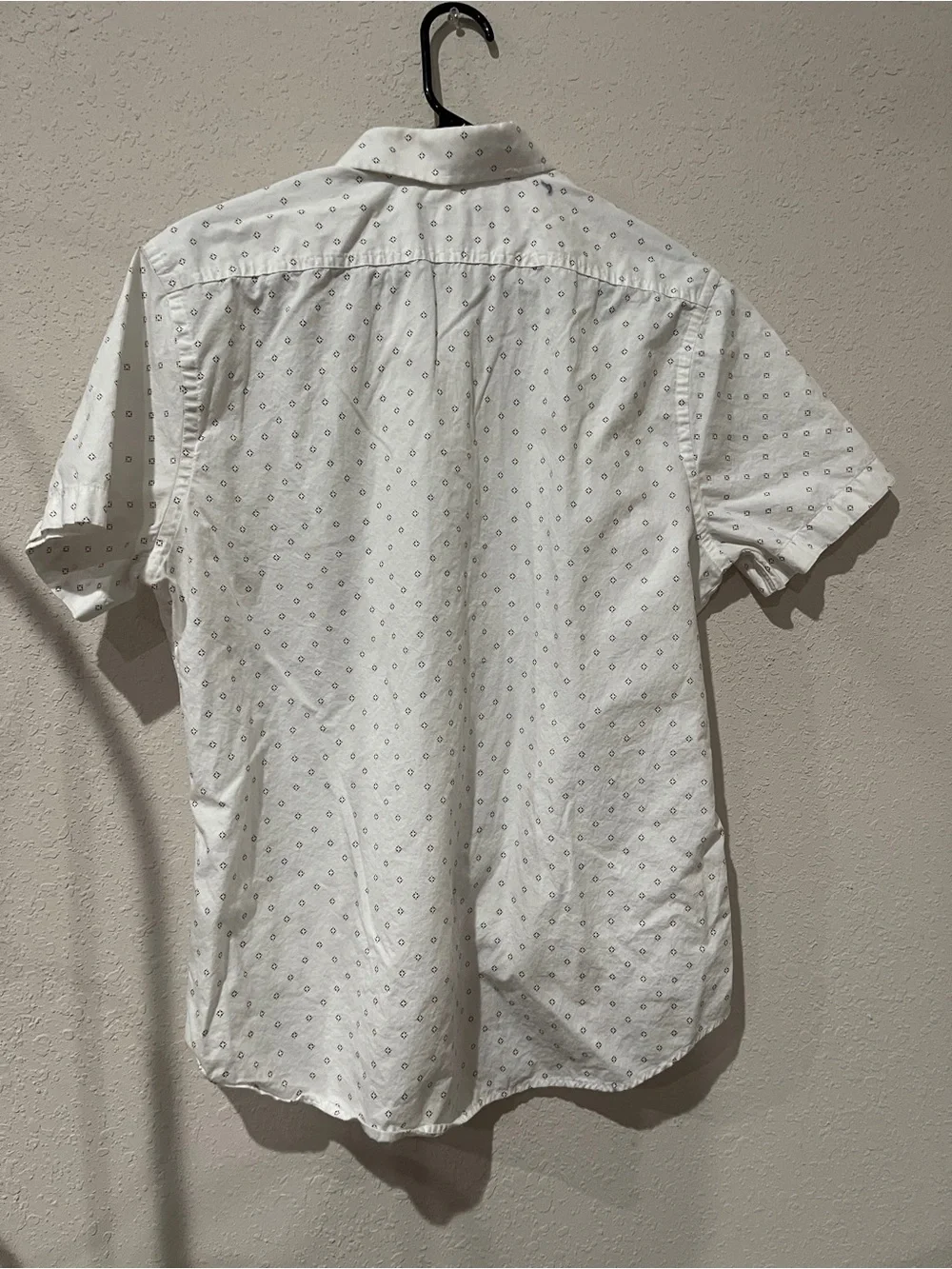 Express Men’s White Short-Sleeve Button-Up Shirt with Micro Dot Print Size L